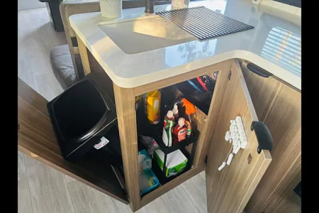 THE VIEW - a family-friendly trailer (even for toddlers and pets!) with panoramic windows