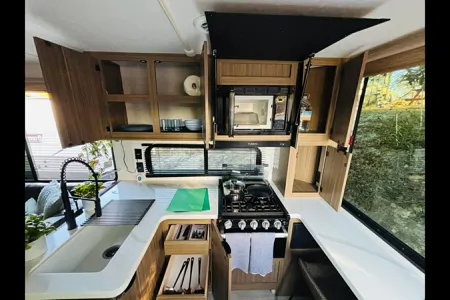 THE VIEW - a family-friendly trailer (even for toddlers and pets!) with panoramic windows