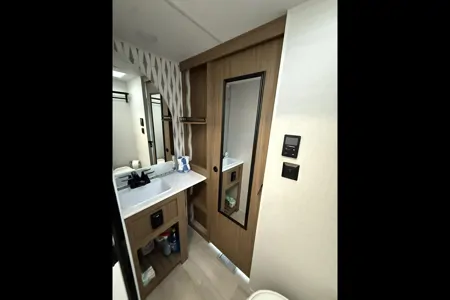 THE VIEW - a family-friendly trailer (even for toddlers and pets!) with panoramic windows