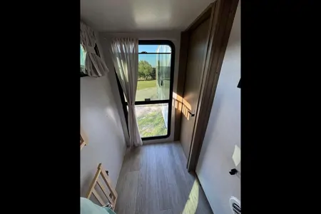 THE VIEW - a family-friendly trailer (even for toddlers and pets!) with panoramic windows