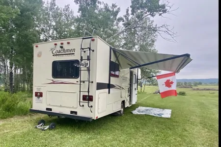 Family-Ready Coachmen Motorhome - Sleeps 7 | Slide-Out | BBQ + Paddleboards | Delivery Available
