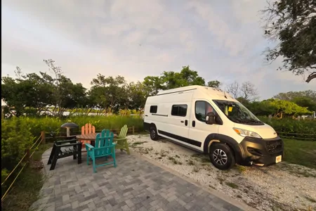 Winnebago Roam