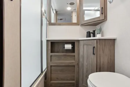 2023 Winnebago Vista 29V: Luxurious Travel