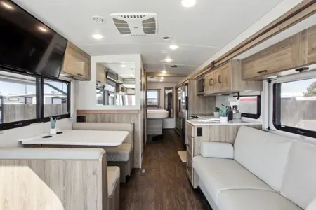 2023 Winnebago Vista 29V: Luxurious Travel