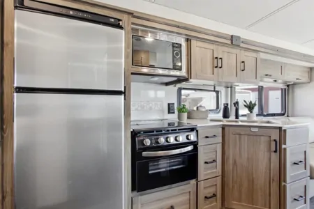 2023 Winnebago Vista 29V: Luxurious Travel