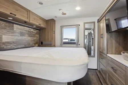 2023 Winnebago Vista 29V: Luxurious Travel