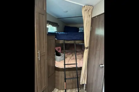 Keystone Hideout Fifth Wheel bunkhouse!
