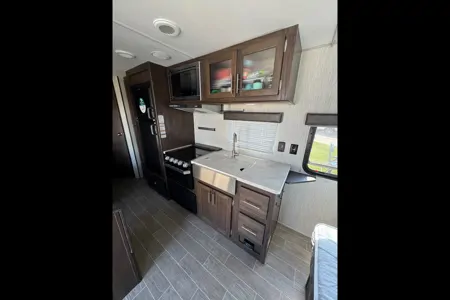 Smitty's Grey Wolf Sleeps Six