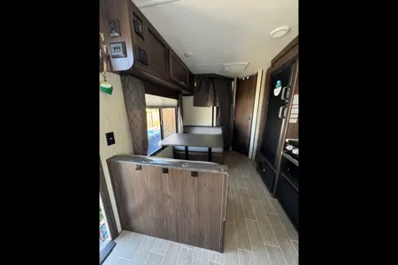 Smitty's Grey Wolf Sleeps Six