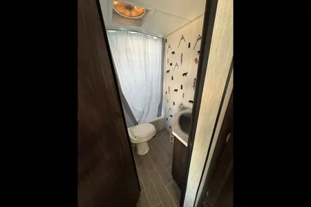 Smitty's Grey Wolf Sleeps Six