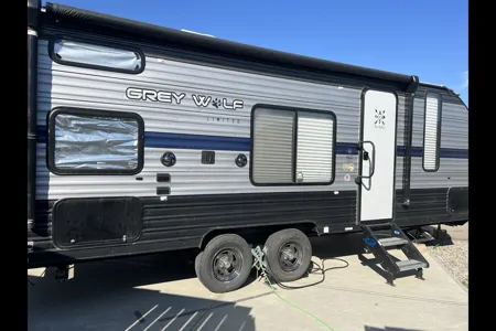 Smitty's Grey Wolf Sleeps Six