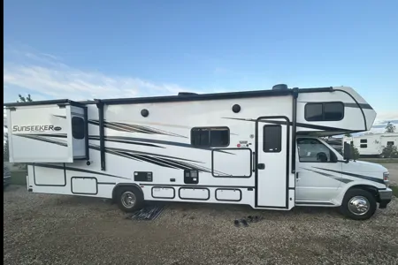 Forest River Sunseeker 3010DS 30 Class C