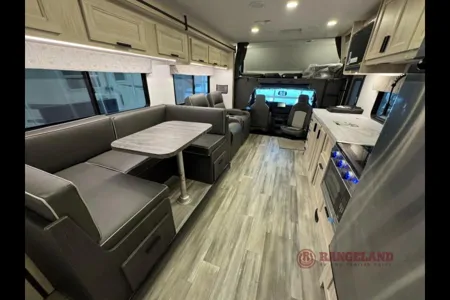 Forest River Sunseeker 3010DS 30 Class C