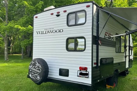 Forest River Wildwood 179DBK Travel Trailer