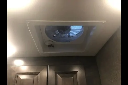 Derrick's American Coach American Revolution Class A