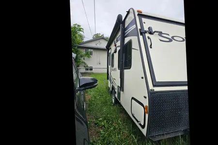 Palomino 147x Solaire Hybrid