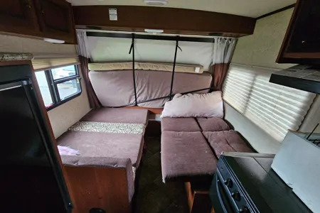 Palomino 147x Solaire Hybrid