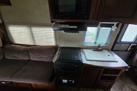 Palomino 147x Solaire Hybrid