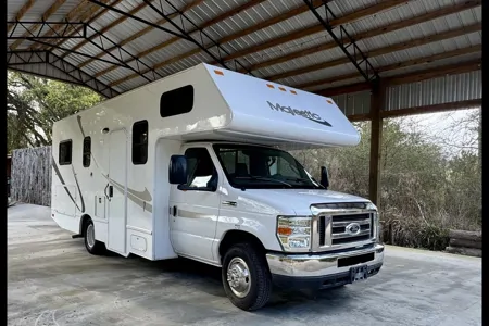 Thor Motor Coach Majestic 23A Class C Easy to drive complete w Everything