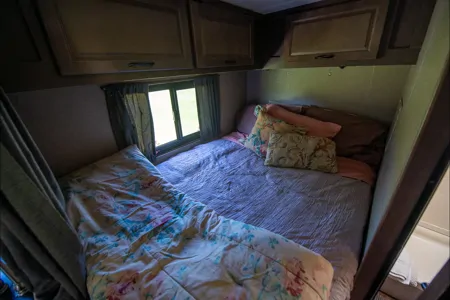 Thor Motor Coach Majestic 23A Class C Easy to drive complete w Everything