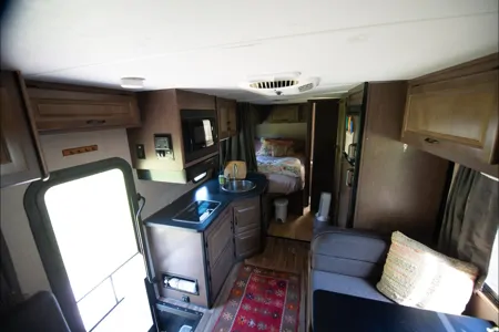 Thor Motor Coach Majestic 23A Class C Easy to drive complete w Everything