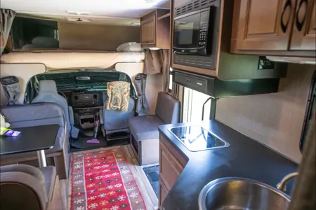 Thor Motor Coach Majestic 23A Class C Easy to drive complete w Everything