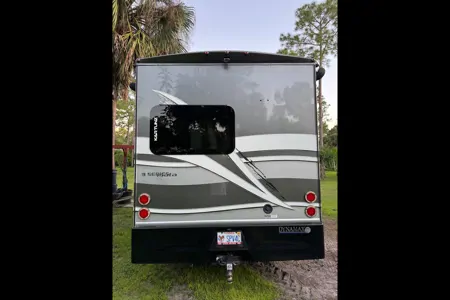Travel in Class Mercedes-Benz Isata3 Class C