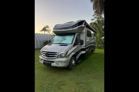 Travel in Class Mercedes-Benz Isata3 Class C