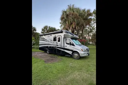 Travel in Class Mercedes-Benz Isata3 Class C