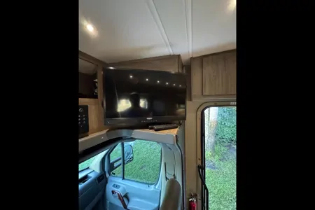 Travel in Class Mercedes-Benz Isata3 Class C