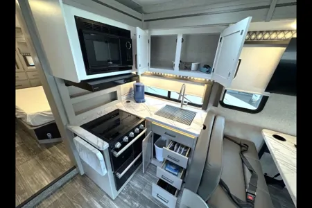 Sergey's Thor Motor Coach Geniva Class C