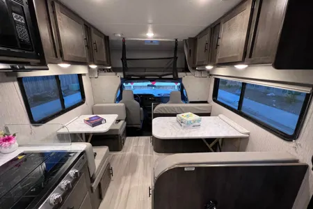 2022 Coachmen - Very Clean and Easy to Drive