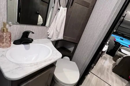 2022 Coachmen - Very Clean and Easy to Drive