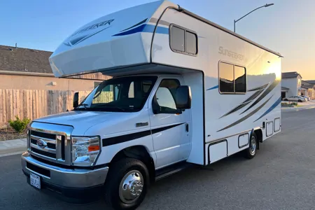 2022 Coachmen - Very Clean and Easy to Drive