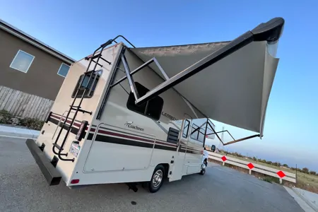 2022 Coachmen - Very Clean and Easy to Drive