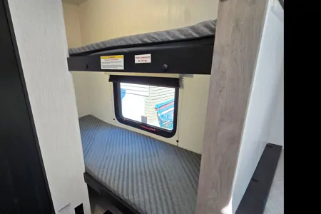 Koungrith's Cruiser RV AVENIR Travel Trailer