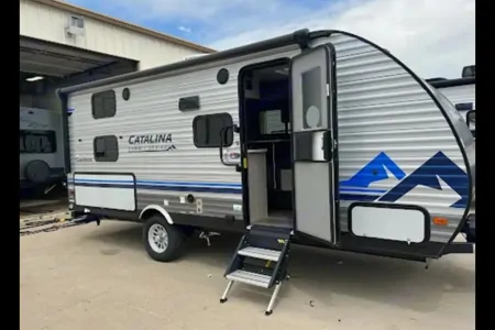 'Cat' the 2022 Coachmen Catalina Summit ACO900