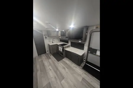 Robert's 2021 KZ Sportsmen 281bhse Travel Trailer