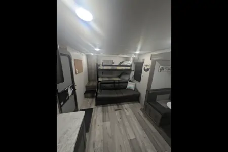 Robert's 2021 KZ Sportsmen 281bhse Travel Trailer