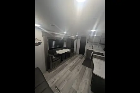 Robert's 2021 KZ Sportsmen 281bhse Travel Trailer