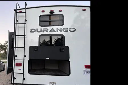 Lee’s KZ Durango half ton Fifth Wheel