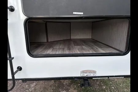Lee’s KZ Durango half ton Fifth Wheel