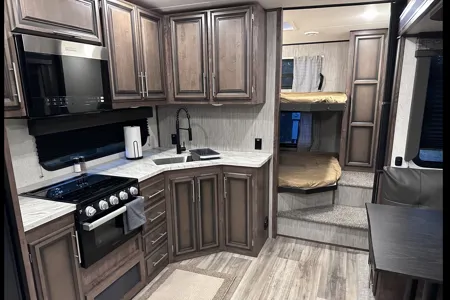 Lee’s KZ Durango half ton Fifth Wheel