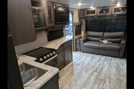 Tyler's Grand Design Trancend Xplor 245RL Travel Trailer