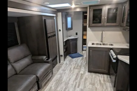 Tyler's Grand Design Trancend Xplor 245RL Travel Trailer