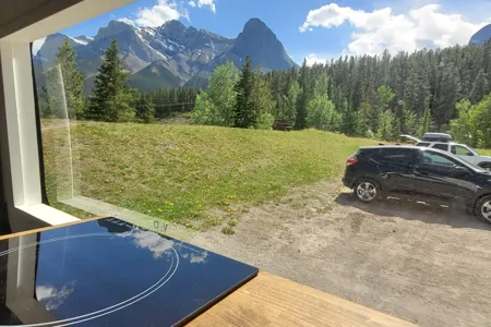 Cozy custom crafted van with Shower, Toilet, A/C , Heat, Solar and more