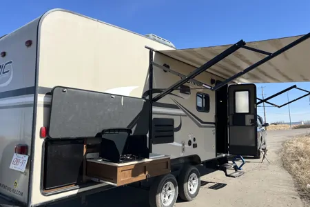 Jing's Venture RV Sonic 220 Travel Trailer
