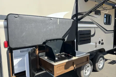 Jing's Venture RV Sonic 220 Travel Trailer