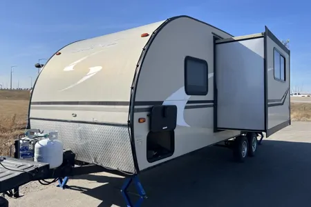 Jing's Venture RV Sonic 220 Travel Trailer
