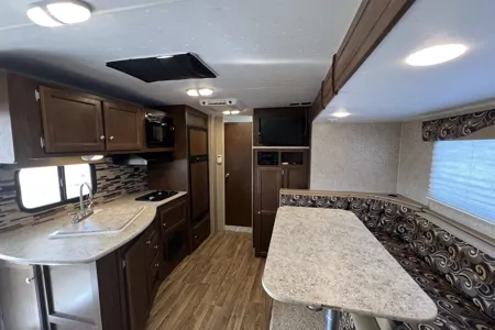 Jing's Venture RV Sonic 220 Travel Trailer